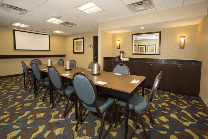 Boardroom for small groups