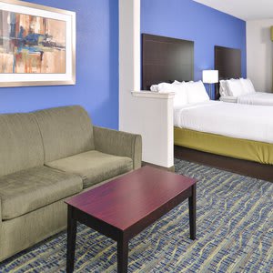 Holiday Inn Express Hotel & Suites San Antonio, an IHG Hotel