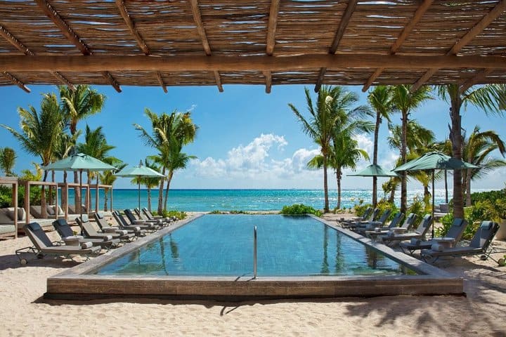 Piscina del club de playa