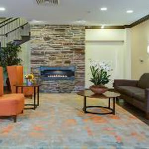 Holiday Inn Exp & Sts Chicago-Deerfield/Lincoln