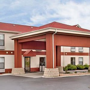 Days Inn by Wyndham Great Lakes - N. Chicago