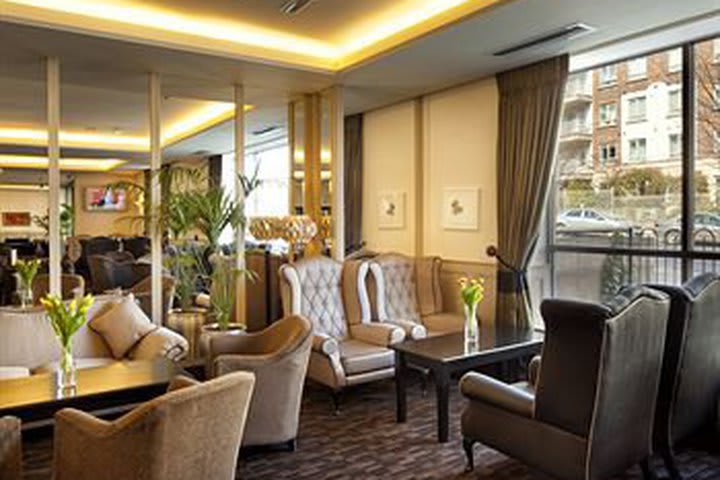 grand canal hotel dublin address