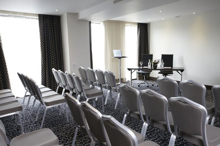 Las instalaciones del hotel de negocios Best Western Plus Park London incluyen salones de eventos