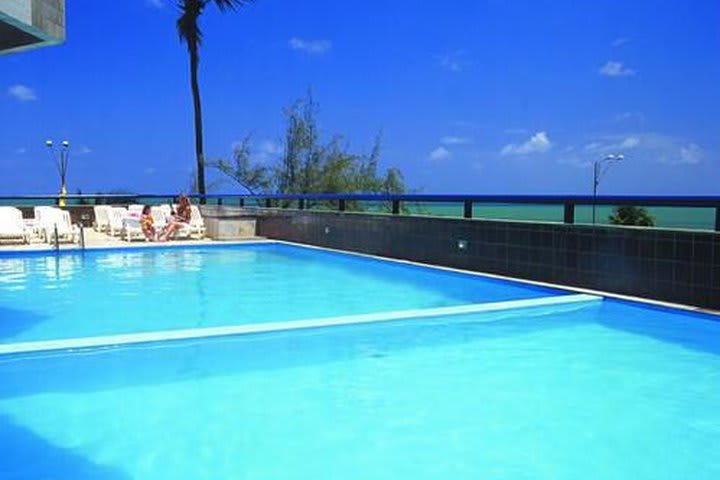 Pool at the Golden Tulip Recife Palace hotel