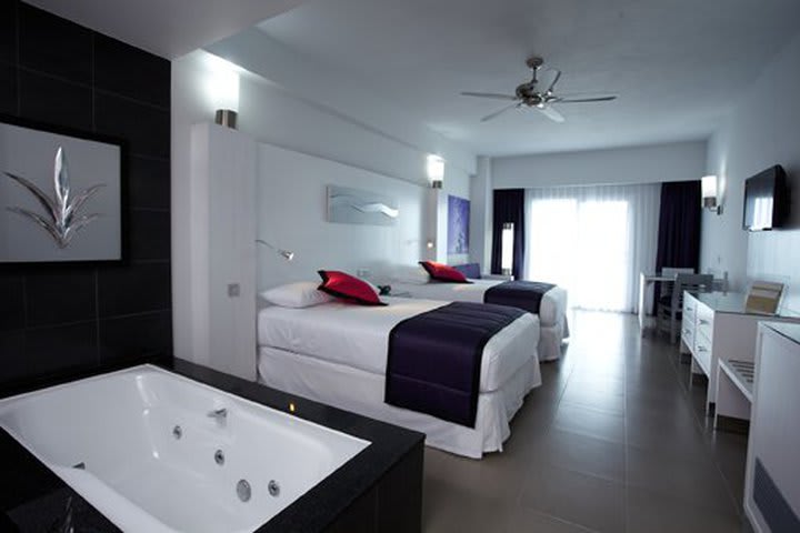 Superior junior suite with ocean view