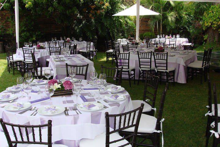 Outdoor event at Quinta del Gobernador hotel