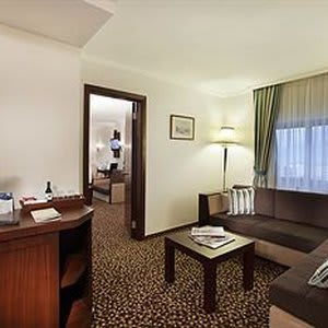 Best Western Plus Khan Hotel