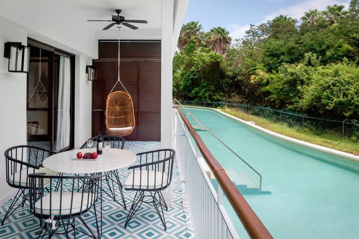 Img - Privilege master suite swim-up