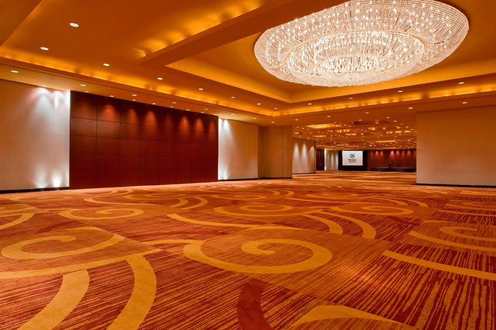 Conference facilities can accommodate up to 2,000 guests