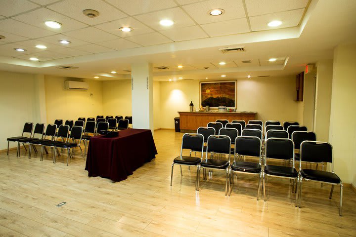 Colón meeting room