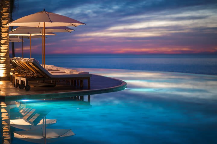 Infinity pool