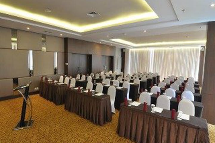 hotel semarang angker inisial s