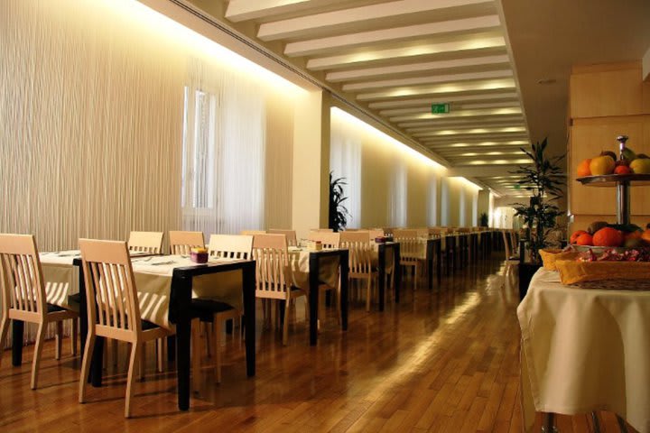 El Hotel Genova Roma posee un salón de desayunos