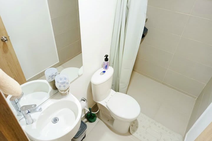 Baño en el apartamento de 2 dormitorios - SM77