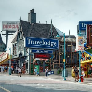 Travelodge by Wyndham Niagara Falls at the Falls