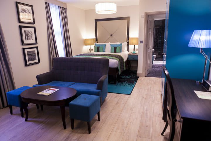 Las habitaciones del Hotel Indigo London Kensington en Londres tienen mesa de trabajo