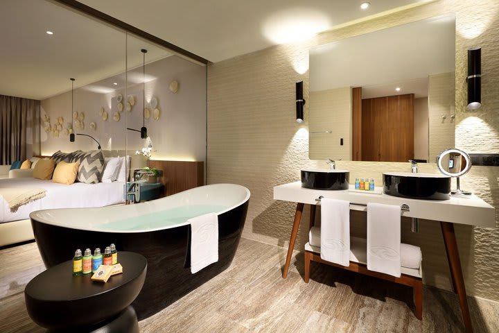 Tub in a junior suite