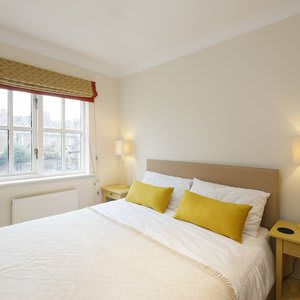 ALTIDO Calm 2BR Apt w Parking & Patio, near London Eye