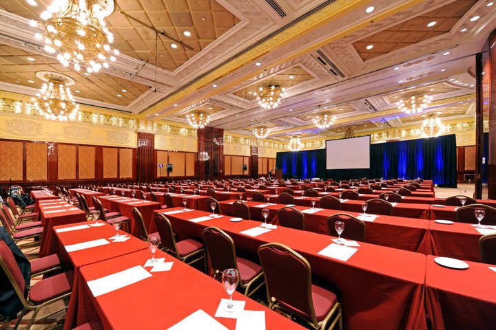 Panamericano Buenos Aires has conference facilities