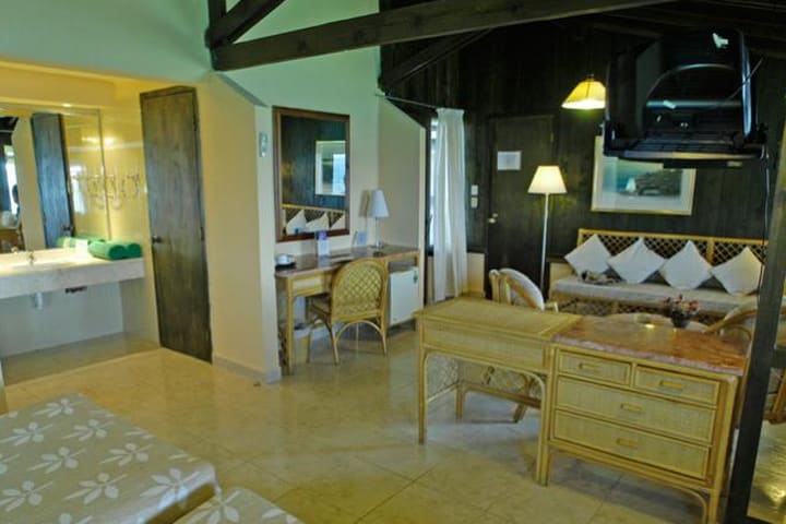 Villa Las Brujas hotel has 24 guest rooms