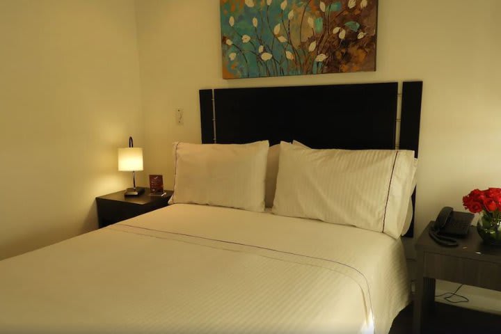 Room with double bed