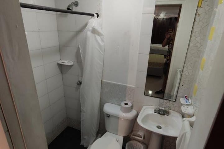 Baño privado del 1TL-1 Apartamento Cerca al Mar