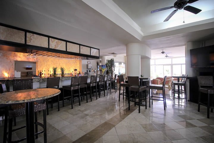 Lobby bar