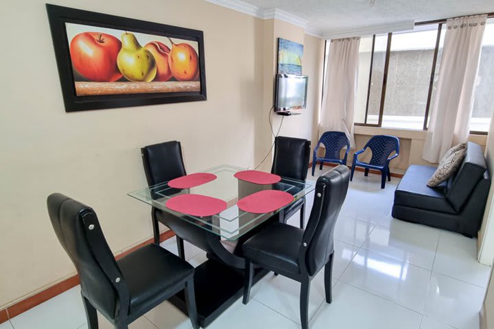 Comedor Apartamento Cerca al Mar CIN202