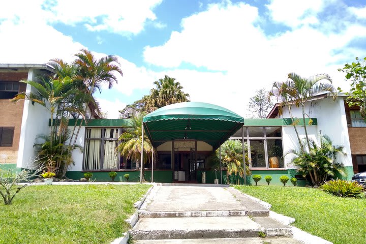 OYO Del Verde Hotel