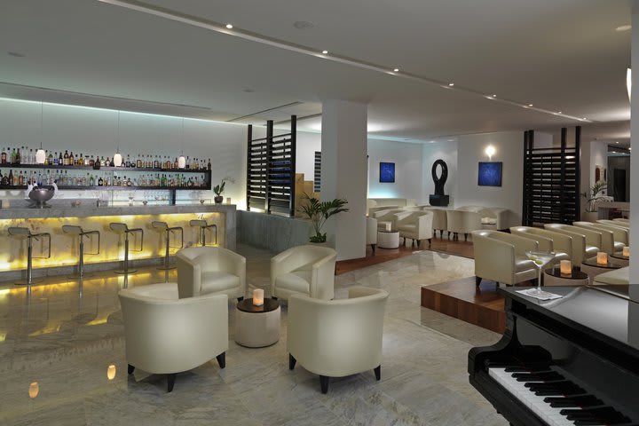 Piano Bar