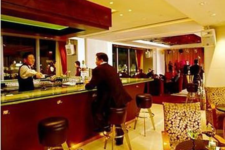 Bar del New World Shanghai Hotel