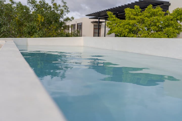 Vista de la piscina al aire libre