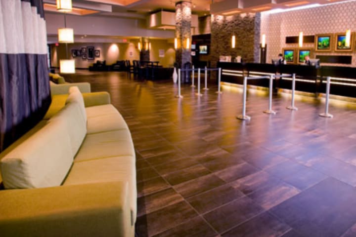 Lobby del hotel Sandman Signature Vancouver Airport