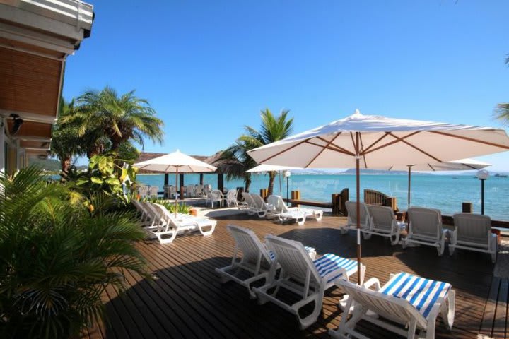 Sun loungers overlooking the sea at the Costa Norte hotel in Ponta das Canas
