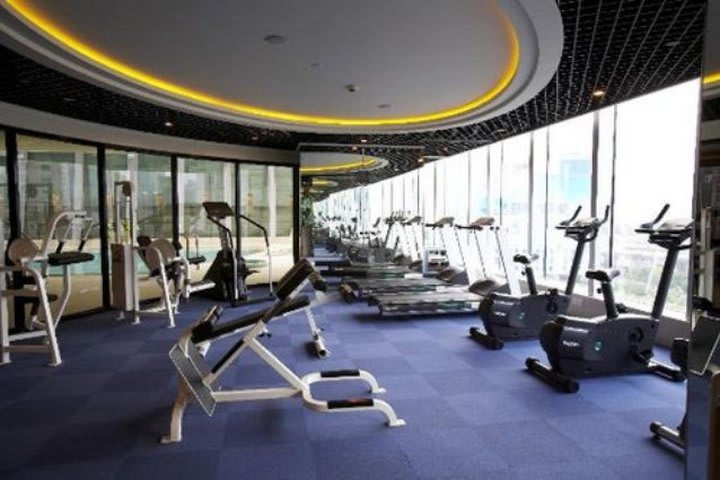 El gimnasio del City Hotel en Shanghái cuenta con entrenadores