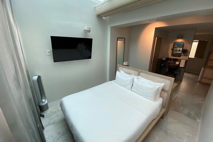 Suite Queen Size Bed