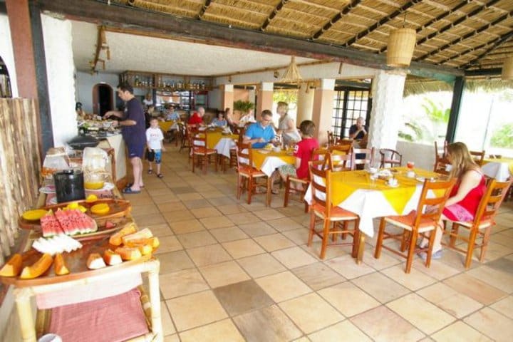 Comida internacional en Pousada Porto da Lua