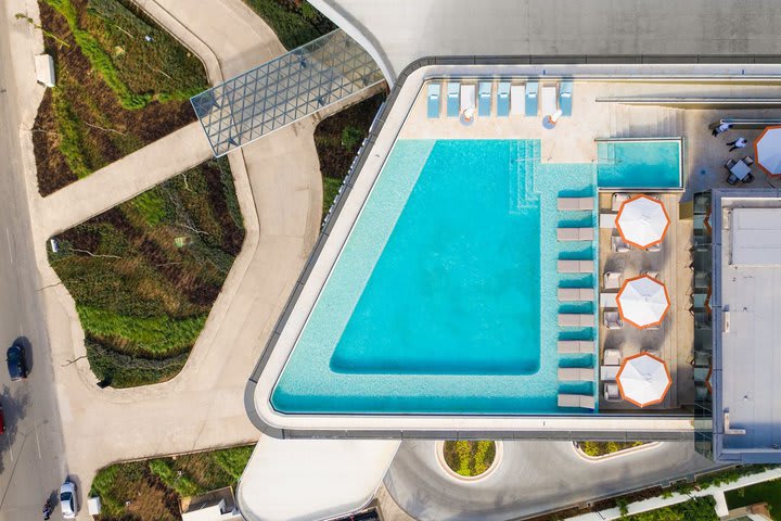 Vista aérea de la piscina