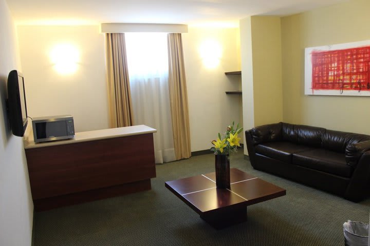 Sitting area in a master suite