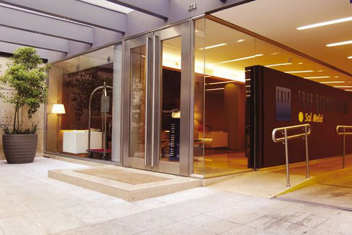 Entrance to the Tryp Buenos Aires