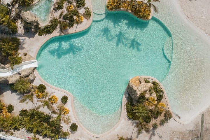 Vista aérea de la piscina Oasis