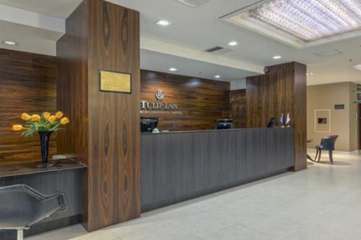 Recepción del hotel Tulip Inn Centro Histórico