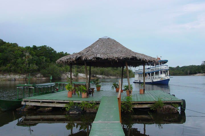 Amazon Ecopark Jungle Lodge tiene muelle