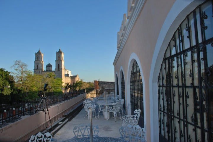 Terraza con vista a la plaza principal