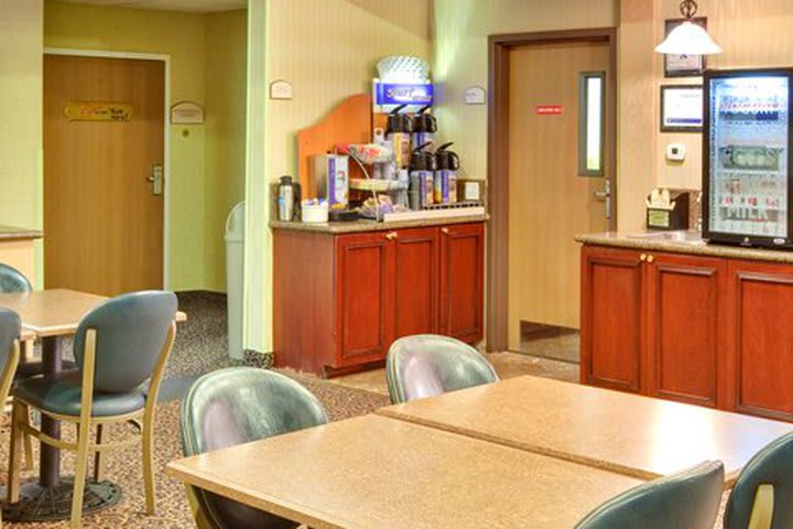 Breakfast bar at the Holiday Inn Express Henderson, hotel in Las Vegas