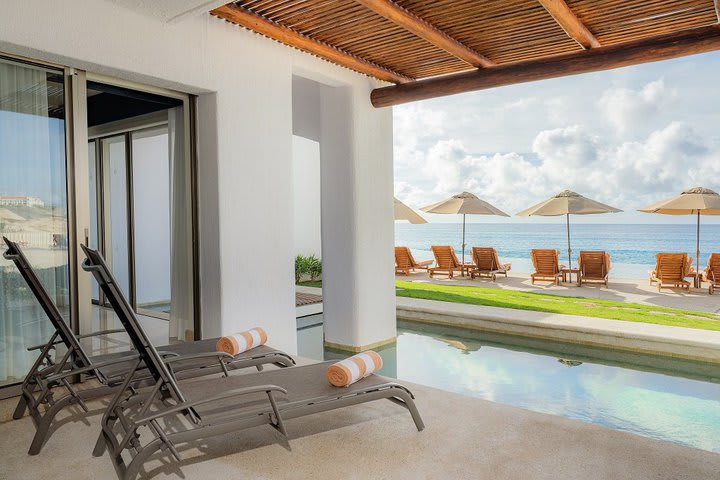 Piscina en la Casita con vista al mar