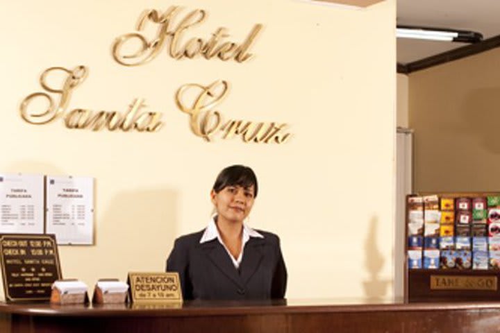 Recepción del Hotel Santa Cruz en Lima