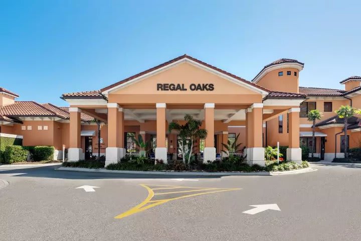 Entrada del resort