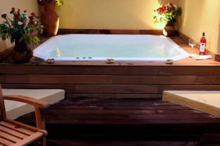 El spa del hotel Casa del Alma Boutique tiene jacuzzi