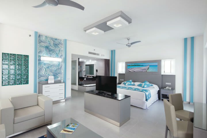 Suite with ocean view